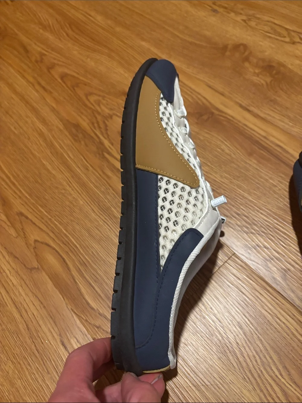 NEW Men's Beige and Navy Casual Sneakers. Size 10 1/2